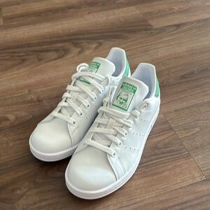Stan smith adidas shoes size 6